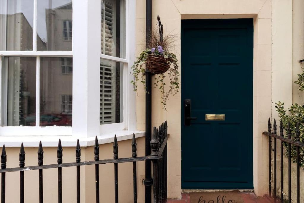 Regency Grade II Listed Townhouse By Centre And Beach Brighton Exterior photo
